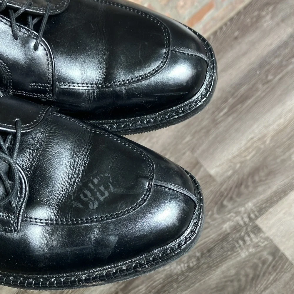 Allen Edmonds - Picture 13 of 17